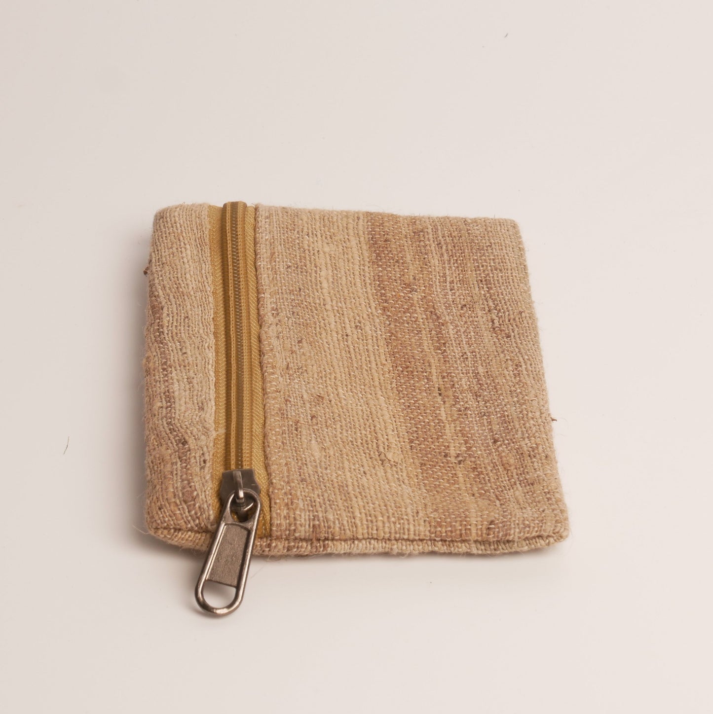 kleines Täschchen / Börse aus wildem Hanf