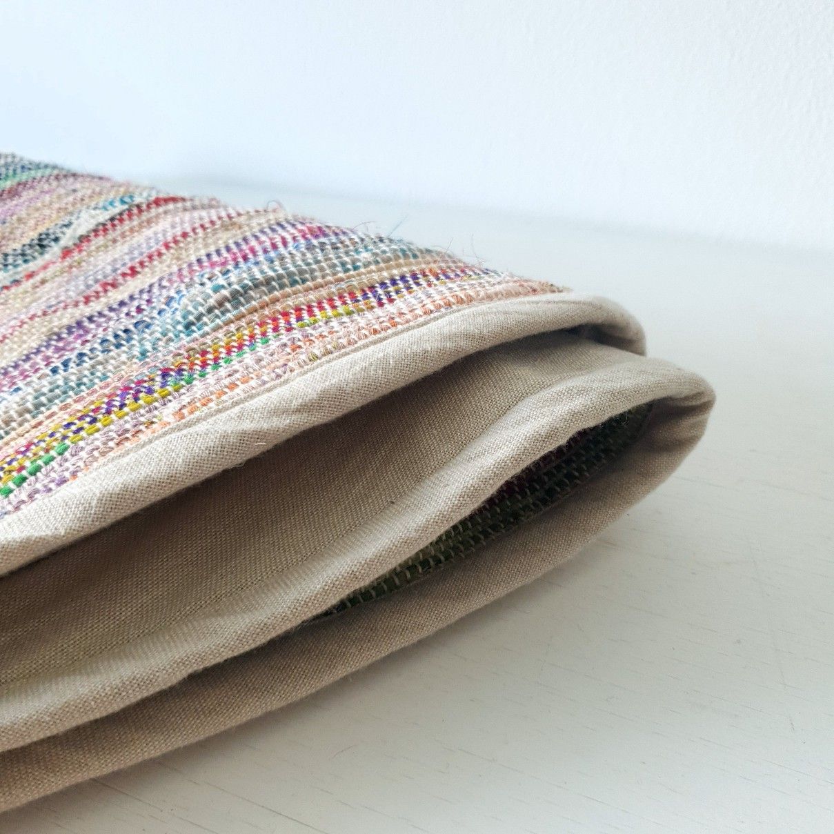 Runder Teppich, Tischdecke oder Wanddeko handgewebt aus Recycle Sari