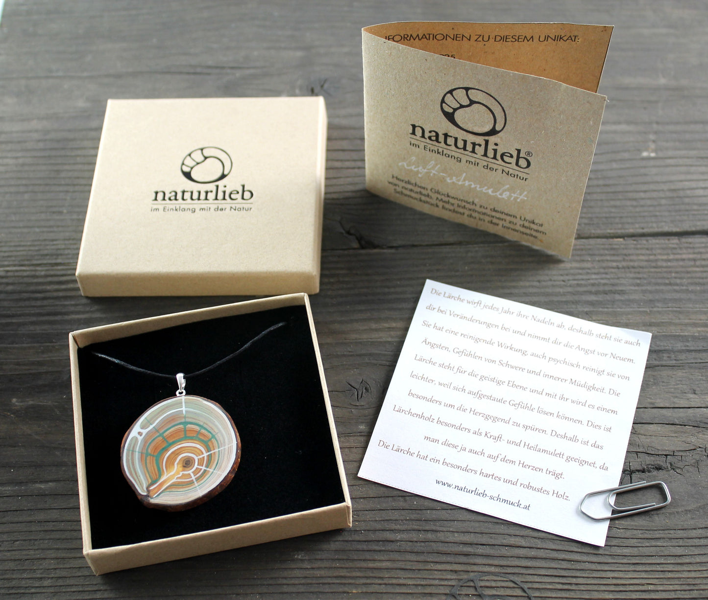 Halsband LUFT | Amulett aus Lärchenholz | handgemacht in Tirol