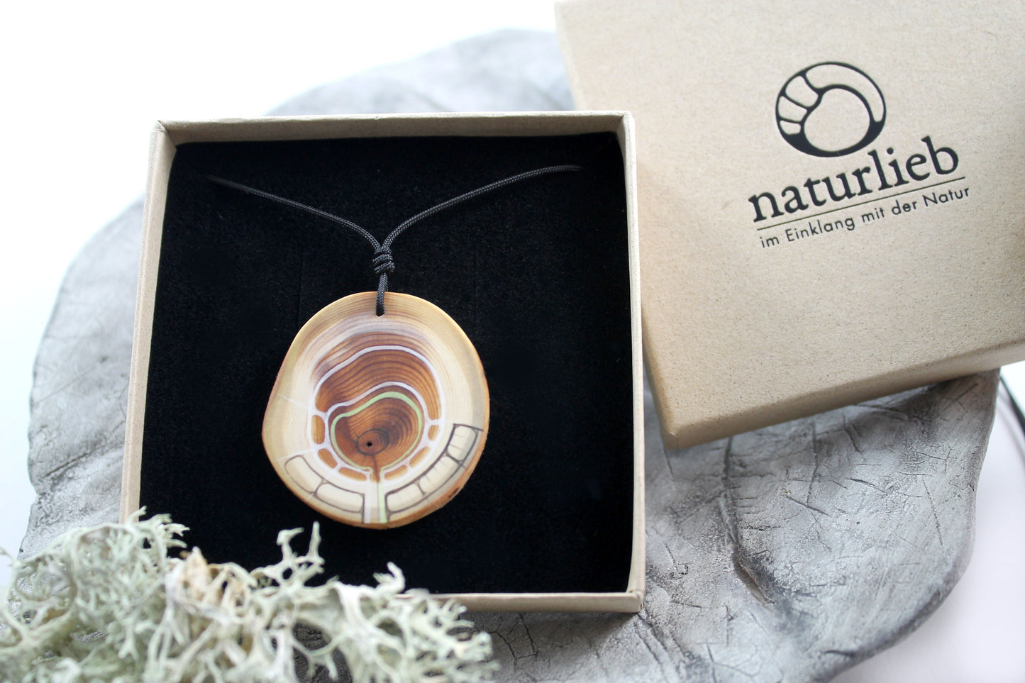 Halsband ERDE |Amulett aus Eibenholz | handgemacht in Tirol