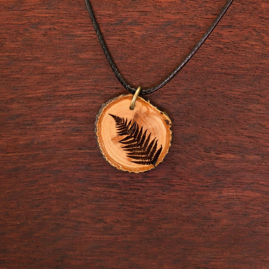Zirbenholzschmuck Ø2-3cm | verschiedene Motive | aus Tirol in Österreich