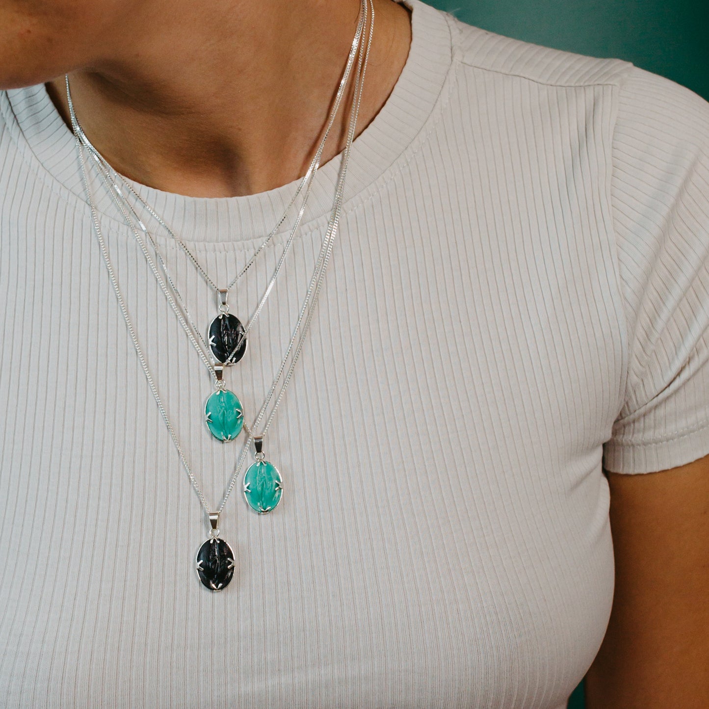 Vulva Necklace Small