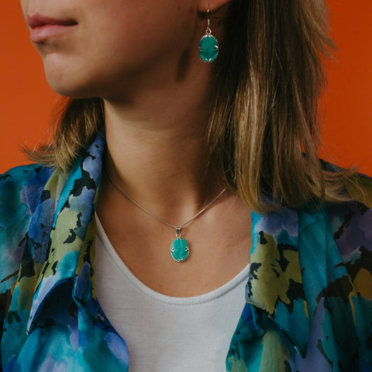 Vulva Necklace Small