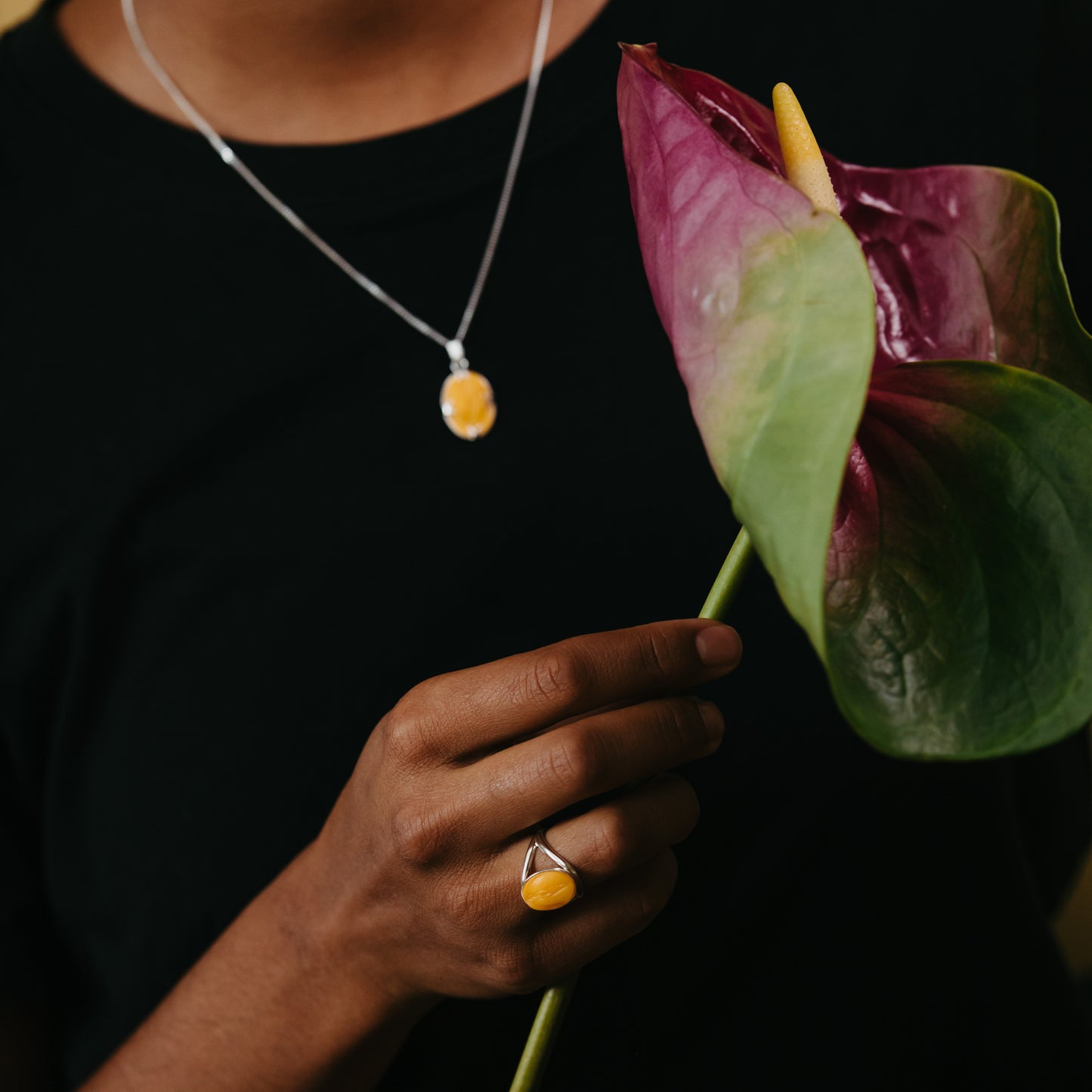 Vulva Necklace Small
