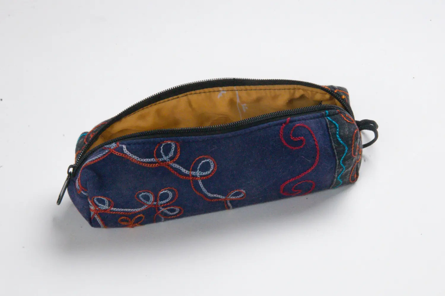 Federpenal bestickt - fair produziert in Nepal für Himal Hemp (Federtasche / Pencil Box)-blau-gelb